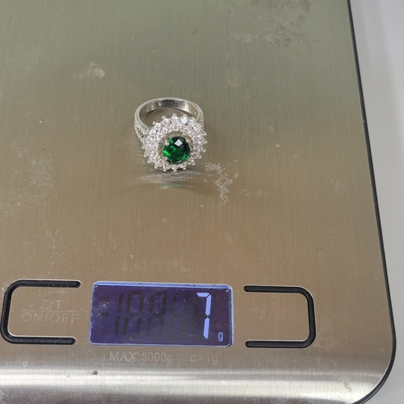 Sterling Silver Emerald Halo Cocktail Ring 💍 🥰 8 - Picture 3 of 8